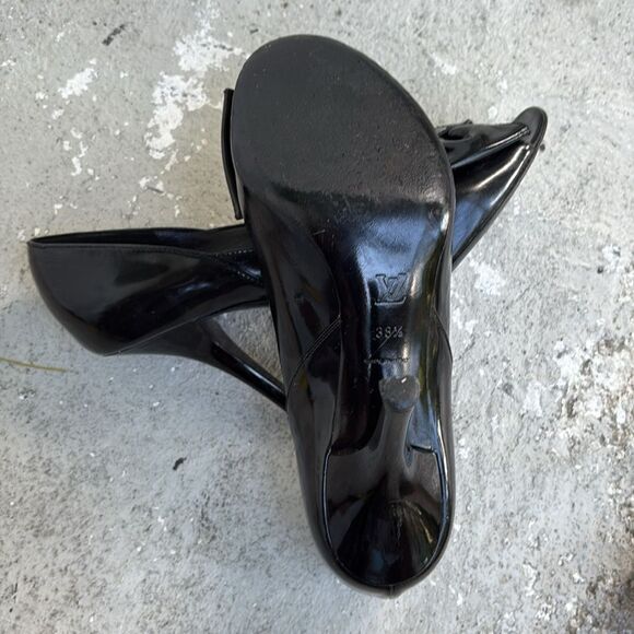 Louis Vuitton patent leather bow heels - Picture 10 of 10